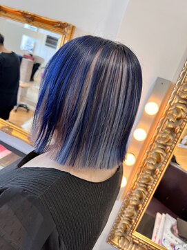 コワファースト  させぼ五番街店(COIFF1RST) ブルー×ホワイトベージュ