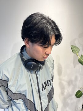 アイズ 海老名(AIZU) ニュアンスパーマ 毛流れ センターパート カルマパーマ