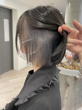 ルーブ トウキョウ(Loob. TOKYO) デザインカラー黒髪インナーカラーピンクベージュカラーレイヤー