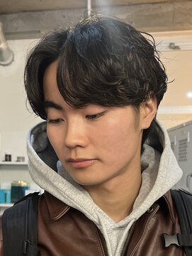 バイフィフス 原宿/表参道(by fifth) 原宿メンズマッシュウルフ無造作シャドウパーマツーブロック黒髪