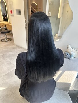 イア バイ ジーナ 渋谷(IA by Zina) 韓国風ブラックカラー!