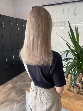 リトバイプティパ(Lit by petit-pas) ミルクティーカラー