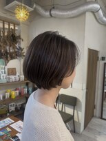 ヒラソル(girasol)&nbsp;アッシュベージュ/ショートボブ/顔周りレイヤー