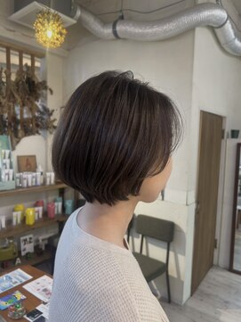 アッシュベージュ/ショートボブ/顔周りレイヤー