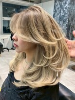 シオン(shion) 韓国ヘアくびれミディミルクティーブロンドロング_ba591741
