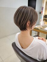 ロハスバイケンジ(LOHAS by KENJE)&nbsp;小田急相模原で叶う大人くびれショートの白髪ぼかし