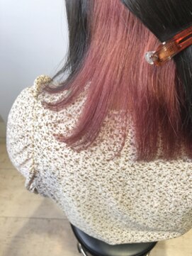 ナフィ バイ エイム 町田店(Nafie by eim) 隠れピンクベージュ/インナーカラーピンク/ケアブリーチ/美髪