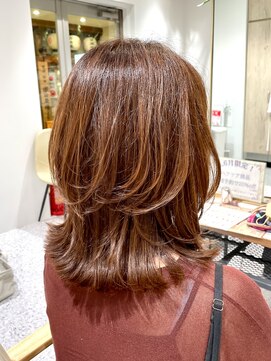 ゼストララ(ZEST Lara) 【YUICHI】ミディアムくびレイヤー× 艶カラー 【吉祥寺】