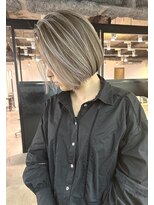 ビビッド(vivid)&nbsp;前髪なし外国人風小顔顔まわり簡単スタイリングショートボブヘア