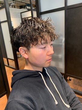 ナンバー リコ 名駅 ジャム 名古屋(N° rico JAM) ツイストスパイラルパーマ　メンズカジュアルカット　眉カット