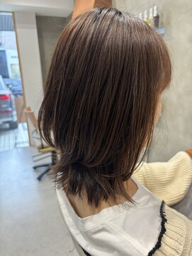 スピカ(supika.) 20代30代40代　人気の外ハネくびれヘア