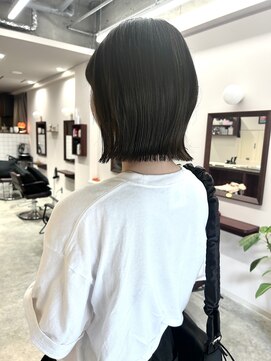 ルックアット(Look at) 【Look at】20代30代40代あごボブ切りっぱなしくびれオリーブ