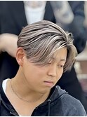 刈り上げセンターパート欧風メンズバレイヤージュデザインカラー