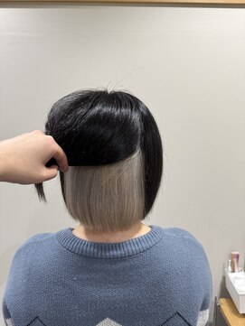 アン(Hair make un) ホワイトシルバー