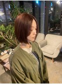 コーラルピンク×前下がりボブ