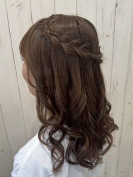 ルナクレセント (Luna crescent)の写真/大好評!12時~ヘアアレンジメニュー《NET予約￥1300/電話予約￥1200》巻き下ろしorストレート電話予約で￥1000