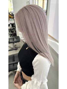 エゴル ナゴヤサカエ(ENGOL NAGOYA SAKAE) 新美蓮/グレージュ/グレー/シルバー/ハイトーン/ブリーチ