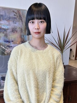 ヘアーアイストゥーレ(HAIR ICI TRE) ボブ ミニボブ ストレートパーマ ダークカラー 担当桜桃
