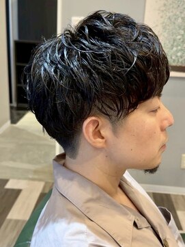 Men's salon Dahlia 恵比寿 メンズカット/メンズパーマ/ダウンパーマ/ブリーチ/カラー 恵比寿メンズフェード濡れ感パーマ