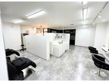 シー 帯広店(SHE)の雰囲気（白を基調にした店内☆）