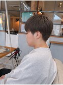 艶と透明感を引き出すグレージュ