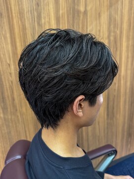 トラスト ザ バーバー 東京駅日本橋店(TRUST the Barber) センターパート/ニュアンスパーマ/フェザーパーマ
