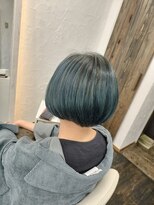 ユラウ(yurau) 刈り上げボブ×グラデーションカラー