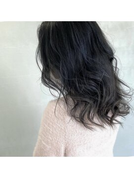 コード(Chord) ぼかしhighlight、艶黒髪×オフィス、ブルージュカラー［谷合