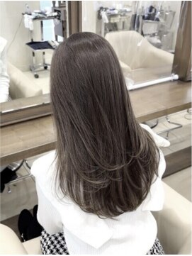 ザック ヴィ(ZACC  vie) レイヤーカット/セミロング/艶カラー/学割U24