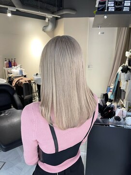 アミル(amiLe) ホワイトベージュ/ブリーチ/ミディアム/D