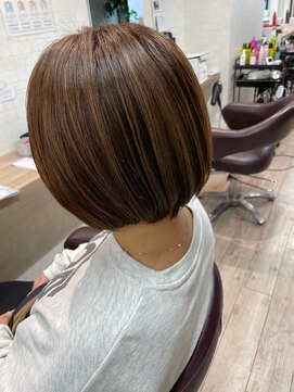 シャンプーボーイ 佐賀(SHAMPOO BOY) 軽めカラーのボブスタイル