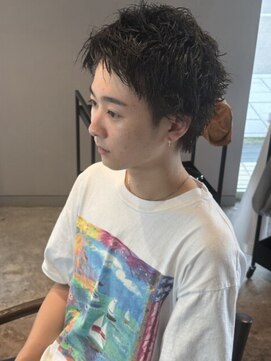 ロイ(roi) スパイキーショート　ピンパーマ