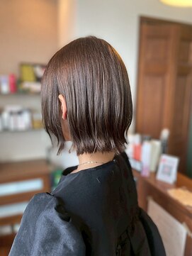 シェール(cher) ショート/レイヤー/くびれ/ブラウンアッシュ