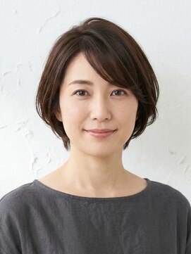 と和×美髪クリニック 巣鴨店 大人可愛い抜け感ショートレイヤー!40代のツヤ髪くびれボブ
