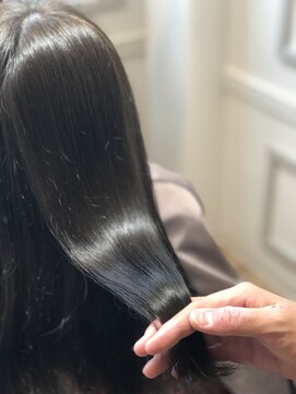 ルリアン(Le Lien) 暗めのトーンに