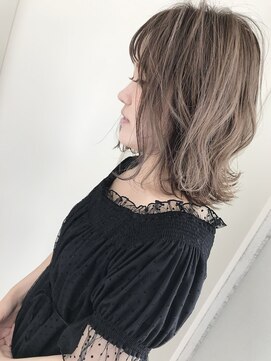 ヘアーデザイン シュシュ(hair design Chou Chou by Yone) ハイライト&バレイヤージュ×ミルクティーベージュ♪