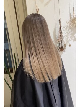 ココ 原宿(KOKO) #黒髪#小顔#クラゲヘアー#オリーブグレー#ココアベージュ