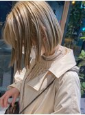 ケアブリーチホワイトベージュスリークボブ顔まわりレイヤー20代