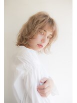 ミエル ヘア 新宿(miel hair) 〈mielhair新宿〉ホワイトベージュ ゆるミディ