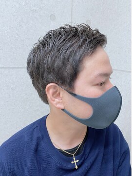 ヘアースタジオ シーオーイー(hair studio C-O-E) メンズ人気No. 1シルバーカラー!