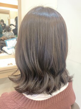 アルターリール(aL ter Rire) グレージュ/福原遼華