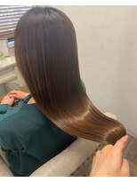 ベレッタ ネヤガワ(veretta. neyagawa)&nbsp;艶髪マロンベージュ/ストレートロング/透明感/ニュアンスカラー