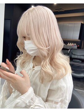 ベレーザシェルト(Beleza scelto) 5255ニュアンスカラー艶髪ハイトーンシルキーベージュ波巻き