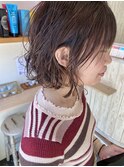ベージュカラーのウェーブボブ