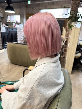 ルーナヘアー(LUNA hair) 薄ピンク/ピンク/ボブ/ブリーチ/ダブルカラー/切りっぱなしボブ
