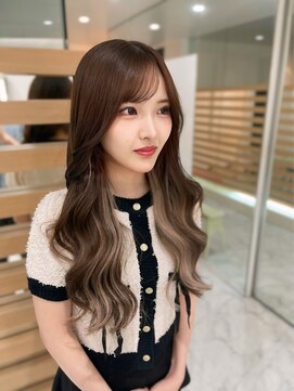 リゼル ユア 渋谷(RISEL YUA) エクステで作るライトベージュのインナーカラー