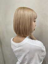 イル(iLu.) ブロンド/切りっぱなしボブ/切りっぱなし/ボブ/ミニボブ