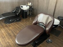ヴィアージュ(VIAGE)の雰囲気(リラックスして施術を受けられるフルフラットのシャンプー空間)
