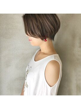 ミント(mint) ショートに透明感グレー♪