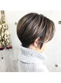 刈り上げショート×ハイライト